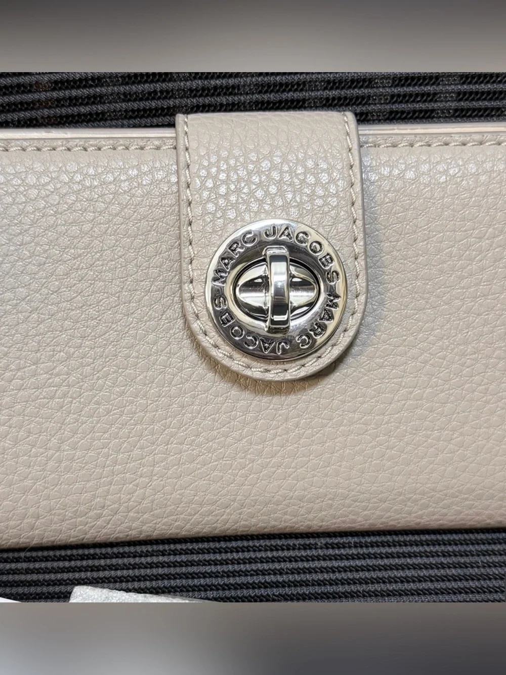 NWT Marc Jacobs Cream Pebbled Leather Snap Wallet with Turnlock